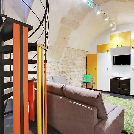 Authentic - 2br-6p - Le Marais Paris
